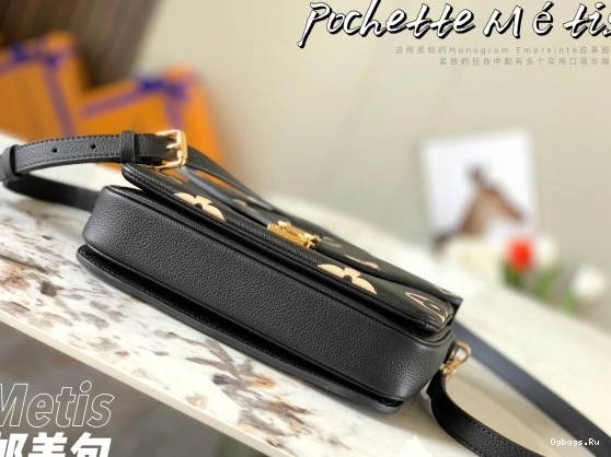 VUITTON MÉTIS POCHETTE LOUIS 1218